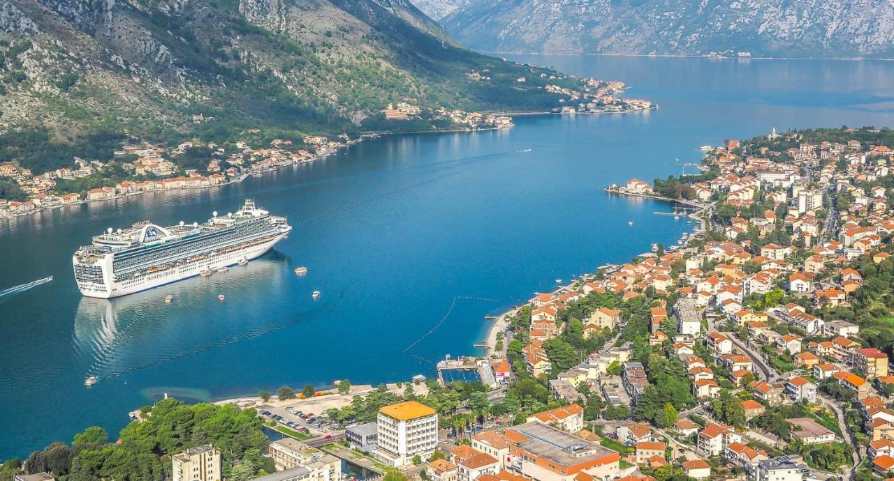 J&M Apartment Kotor Eksteriør bilde