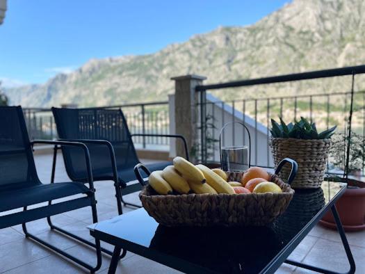 J&M Apartment Kotor Eksteriør bilde