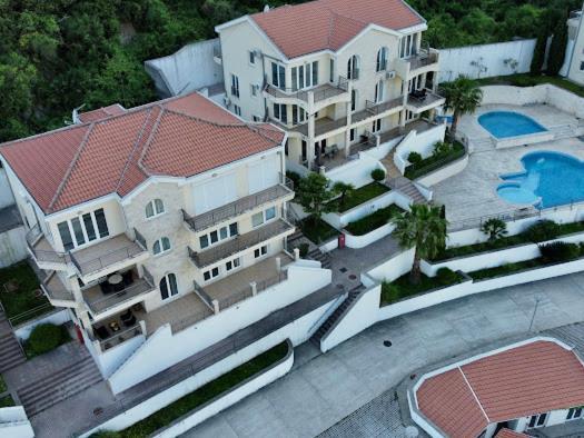 J&M Apartment Kotor Eksteriør bilde