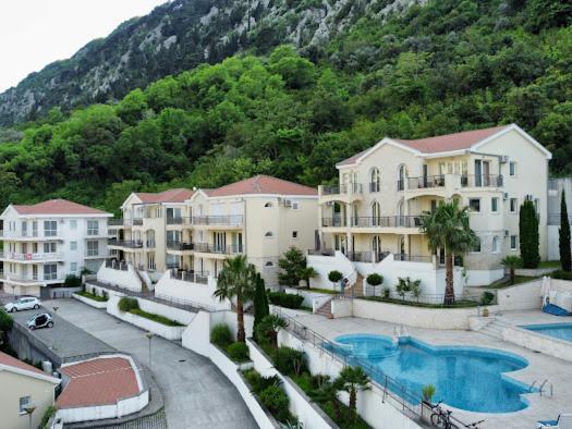 J&M Apartment Kotor Eksteriør bilde