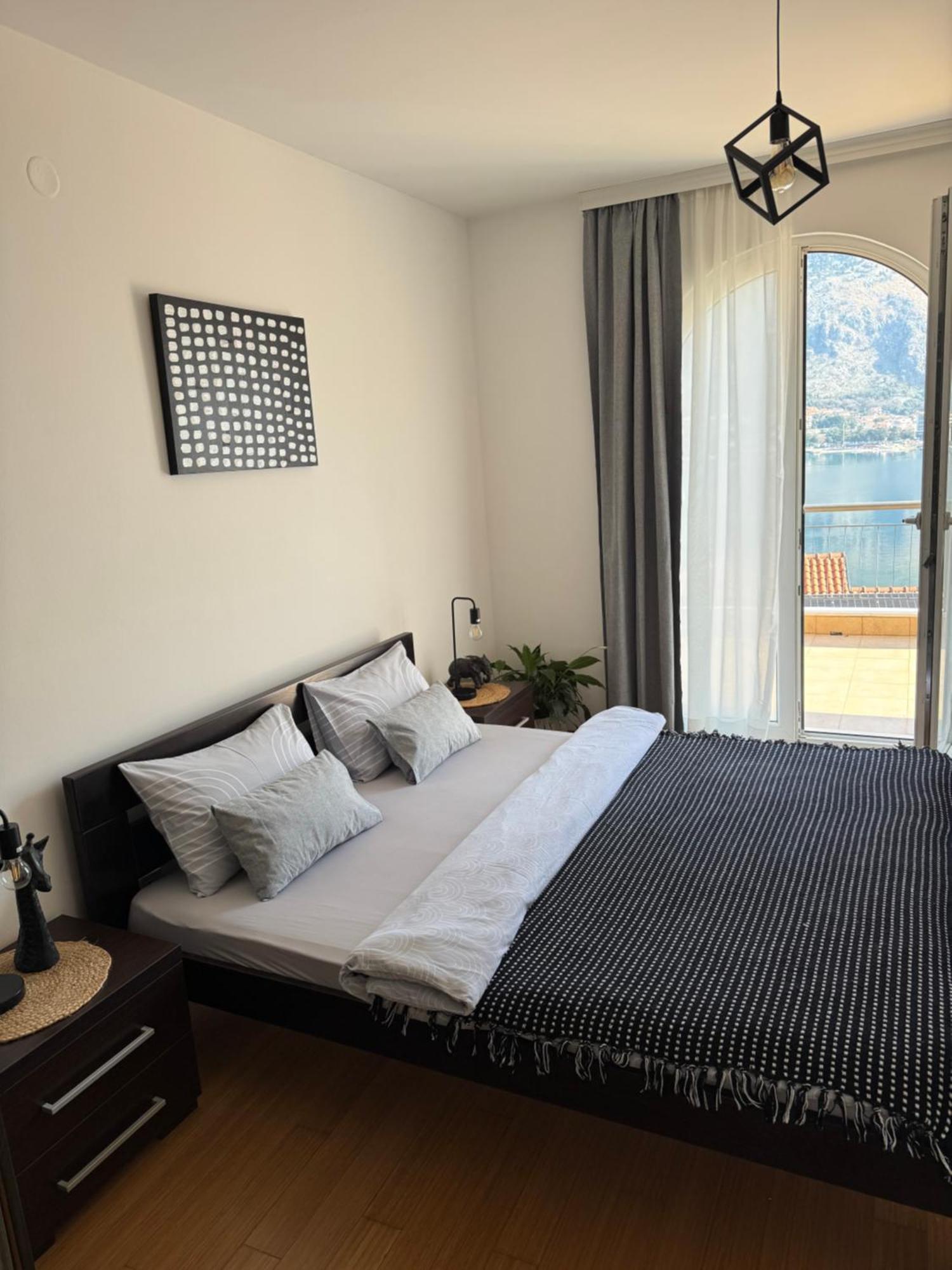 J&M Apartment Kotor Eksteriør bilde