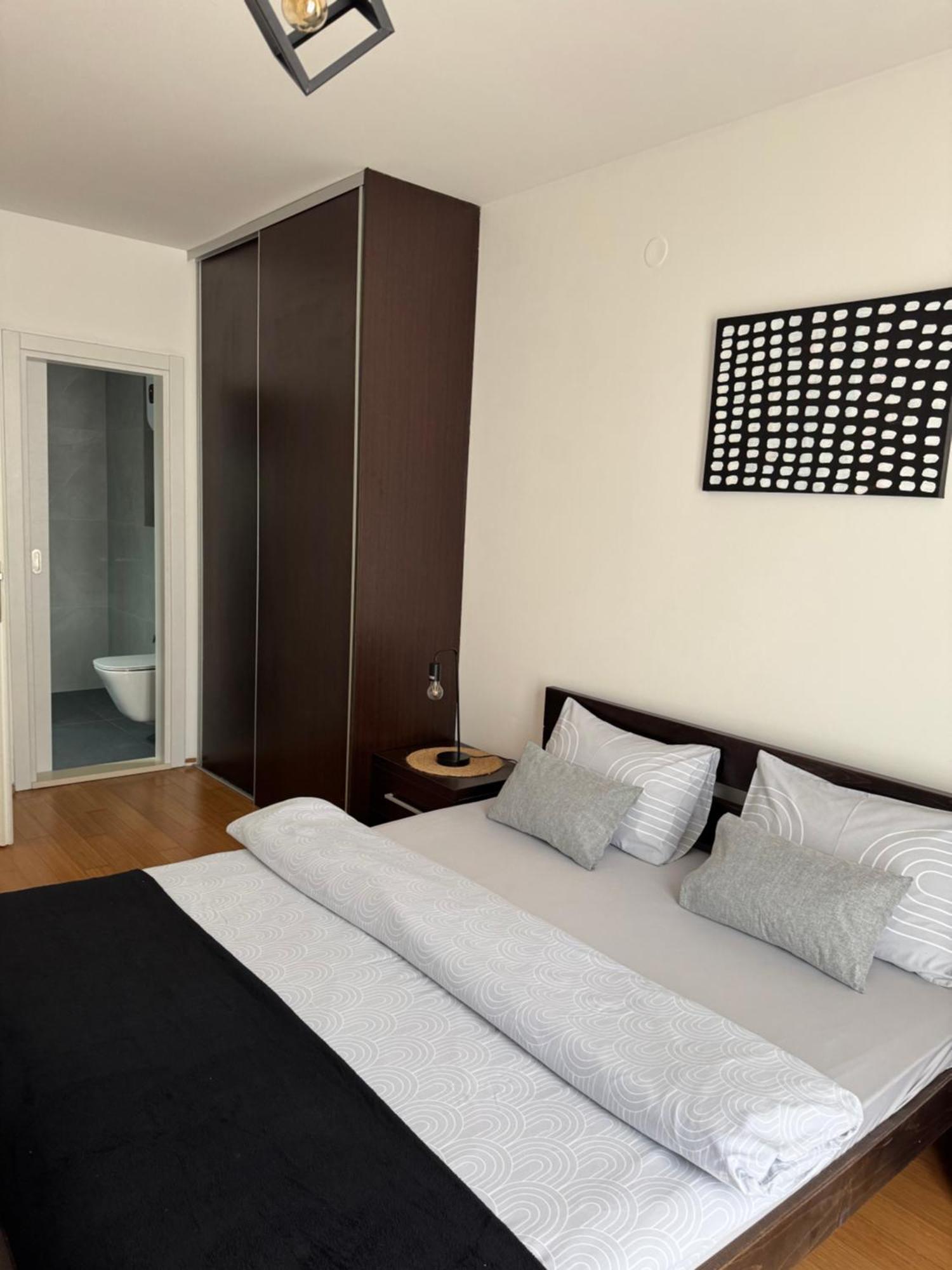 J&M Apartment Kotor Eksteriør bilde
