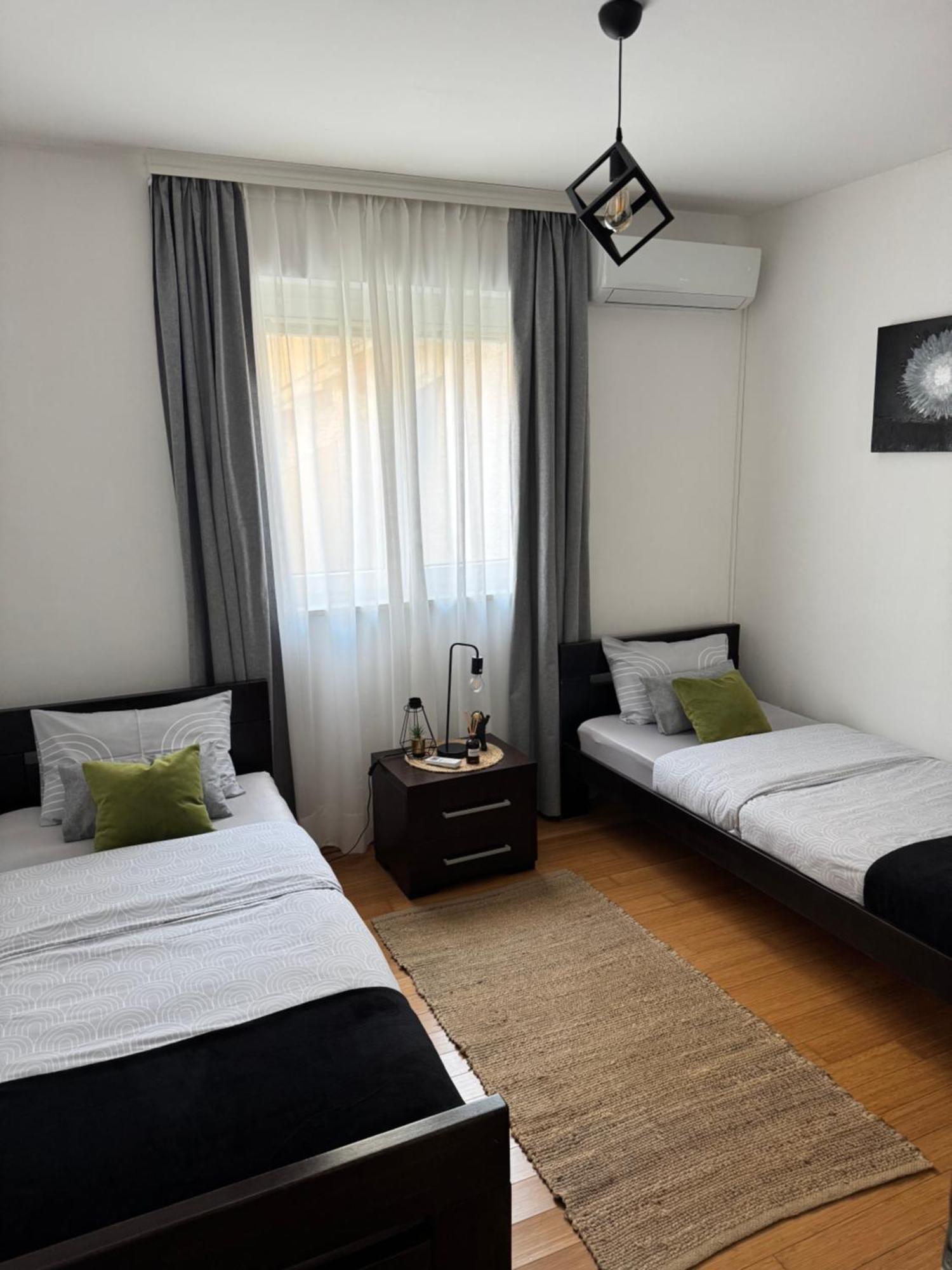 J&M Apartment Kotor Eksteriør bilde