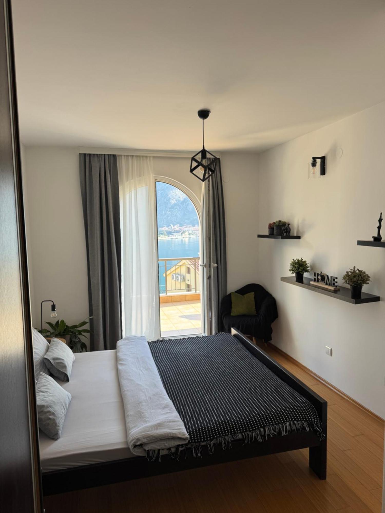 J&M Apartment Kotor Eksteriør bilde