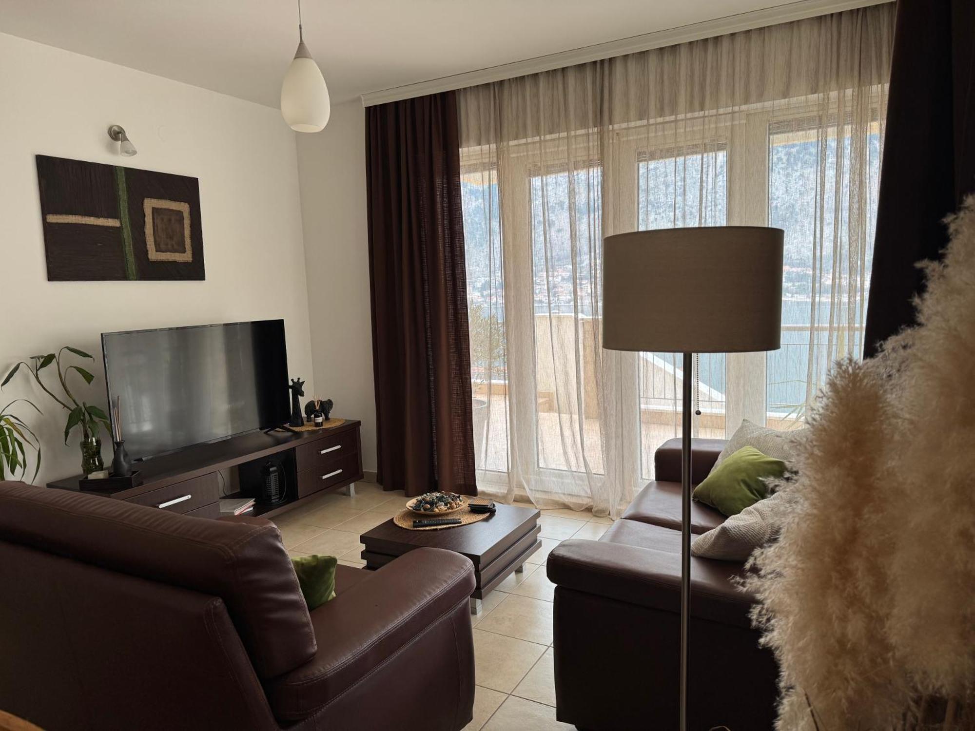 J&M Apartment Kotor Eksteriør bilde