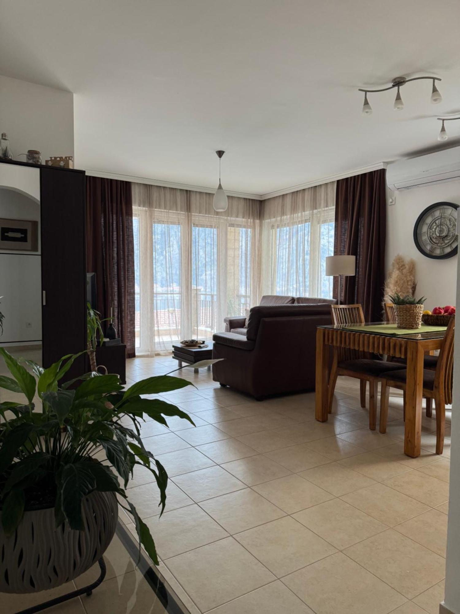 J&M Apartment Kotor Eksteriør bilde