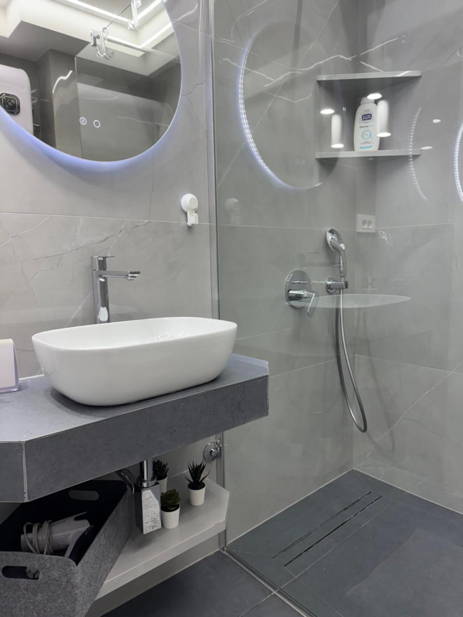 J&M Apartment Kotor Eksteriør bilde